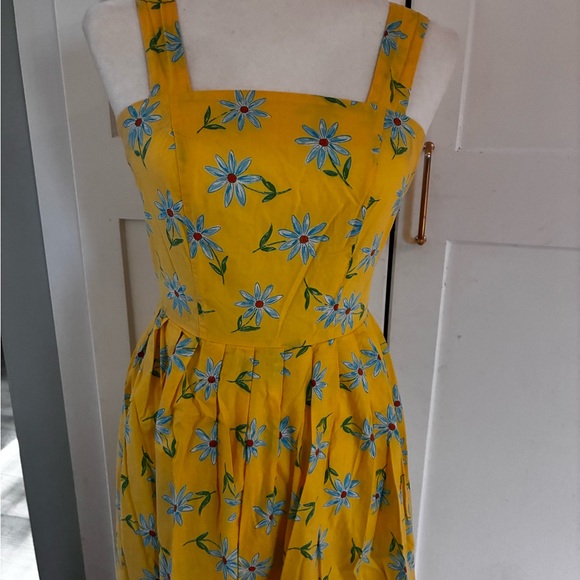 Rare 90’s Laura Ashley Yellow sun dress with adjustable straps! Fitted waist! - Picture 3 of 15